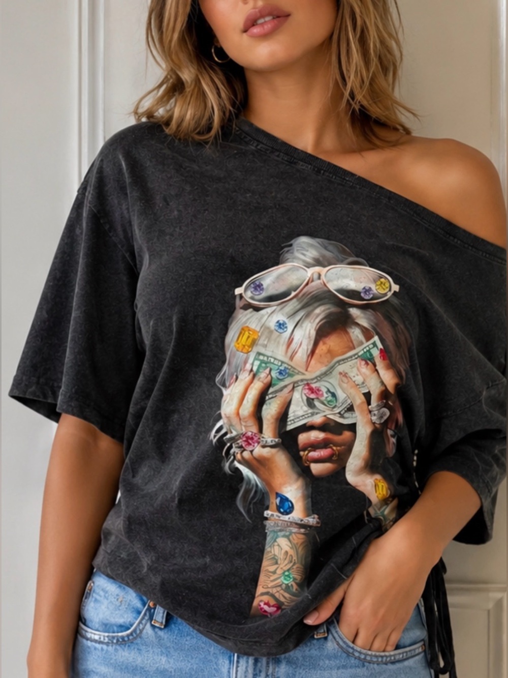 Black Graphic Money Face Portrait graphic tee size M